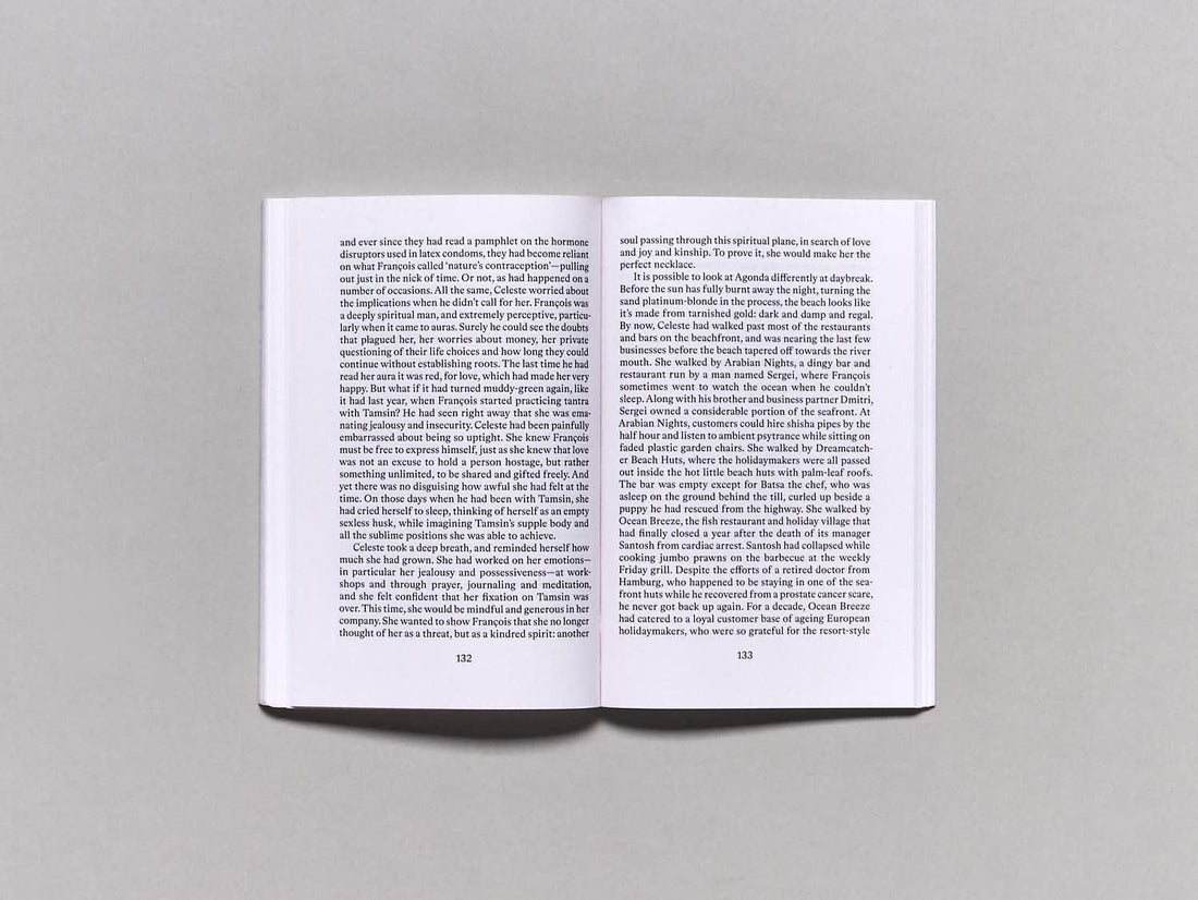 Sinkhole: Three Crimes - Antenne Books