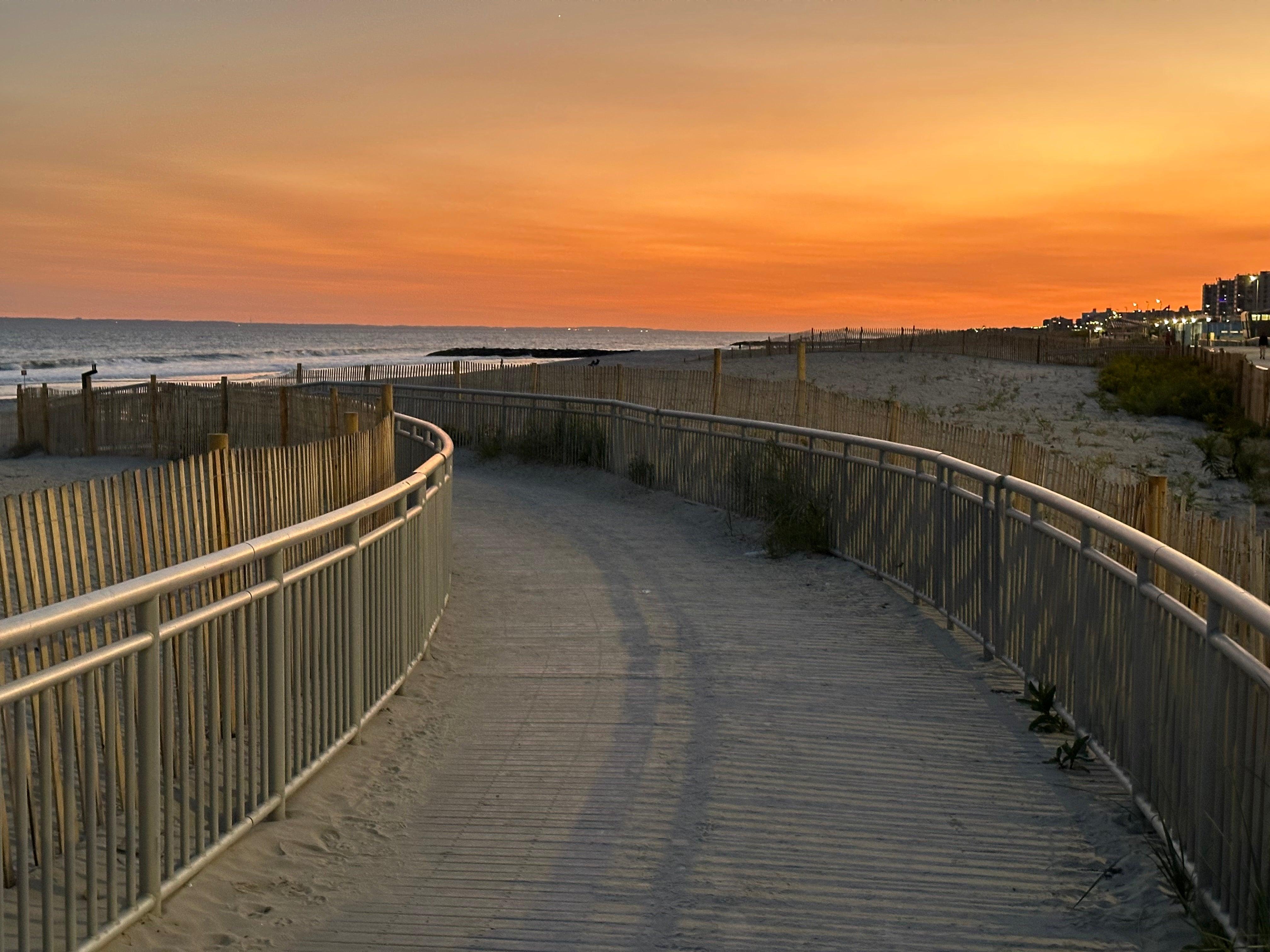 Roe Ethridge Is Drawn To The Ordinary - Antenne Books