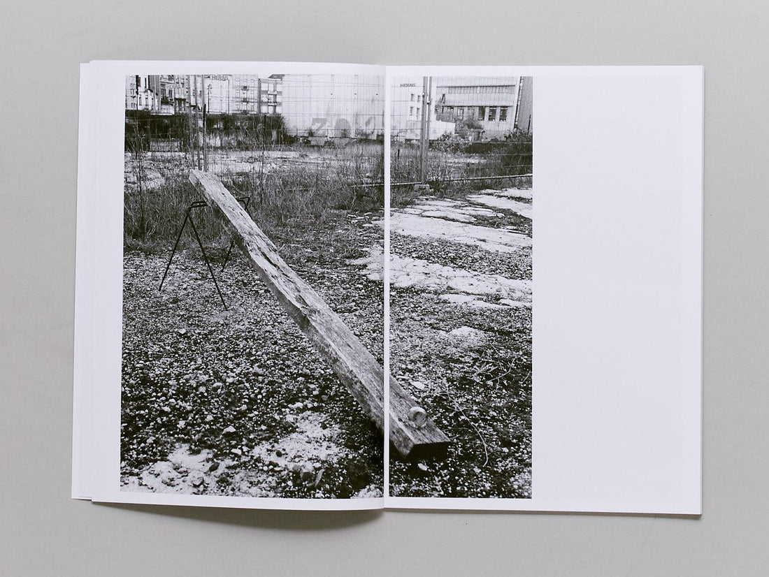 WANDERING OFF - Antenne Books