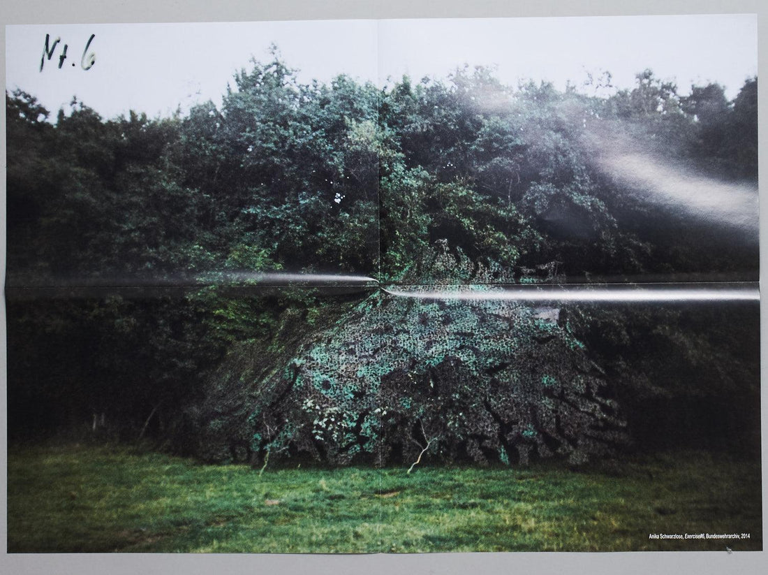 Spread: Ruth van Beek, Thomas Mailaender, Anika Schwarzlose, Erik van der Weijde, Mariken Wessels - Antenne Books