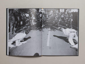 Marching Wolves - Antenne Books