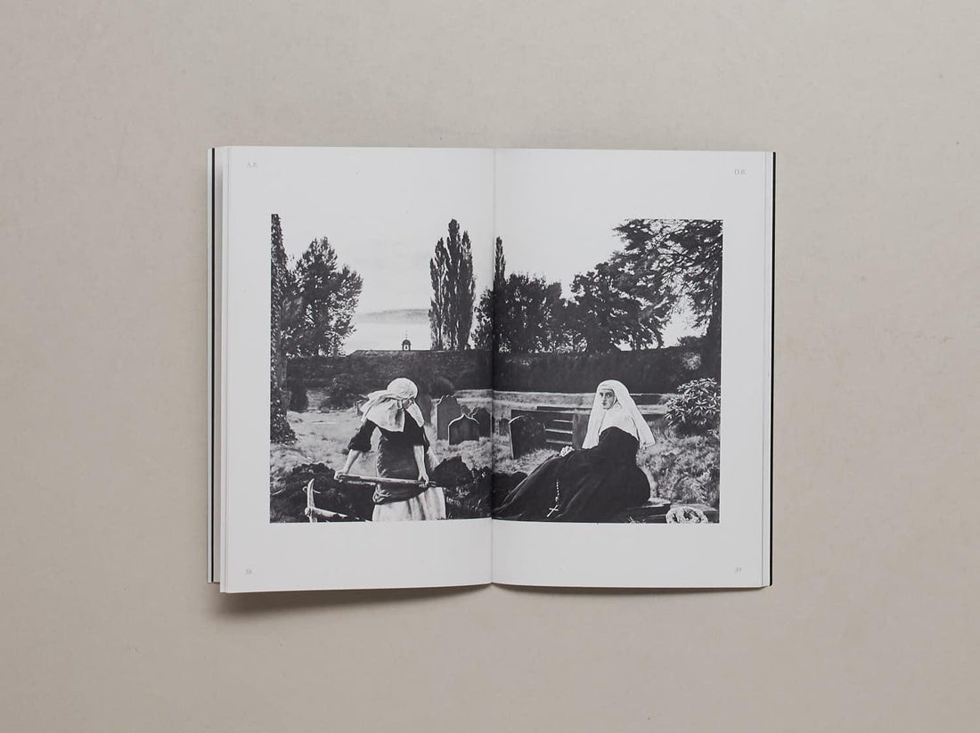 Dog Replica - Antenne Books