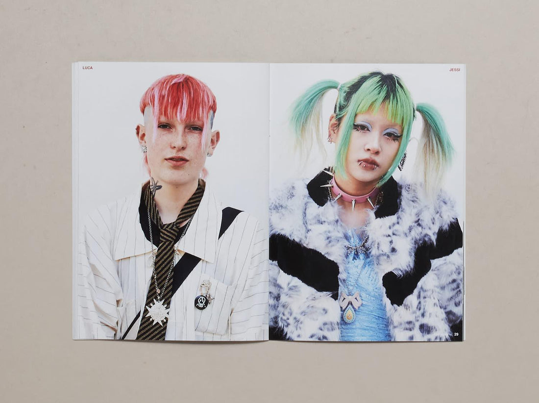 Hair Wars Issue 1 - Antenne Books