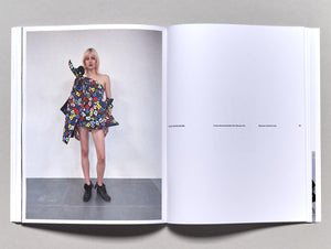 All Black Flexing Tour Bus - Antenne Books