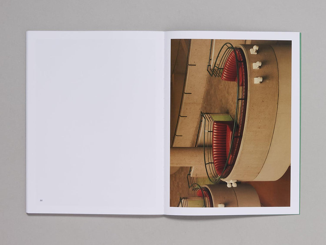 Distances Vol.II - Antenne Books