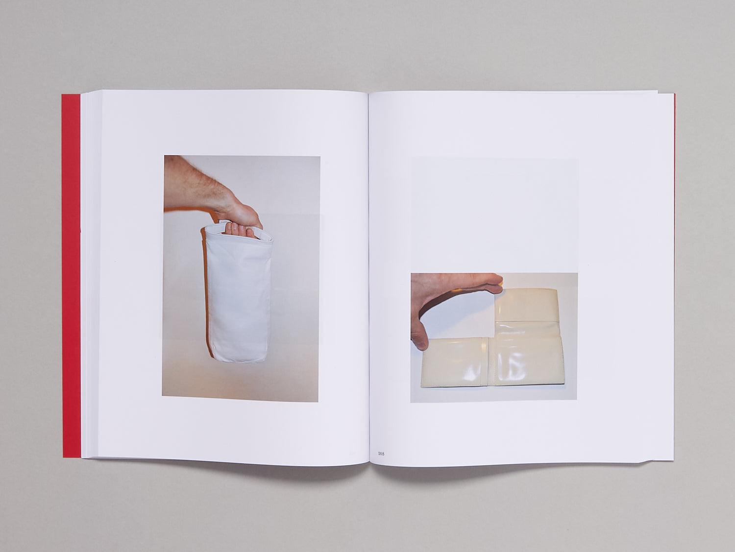 洋書 helmut lang archive book HELMUT LANG ARCHIVE BOOK 1986 - 2005 | Are.na