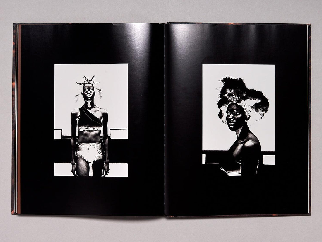 In Past Pupils And Smiles - Antenne Books