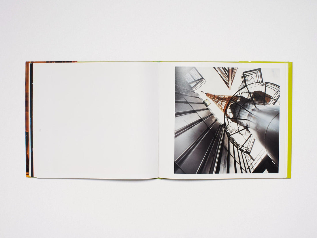 A Free And Anonymous Monument: Jane and Louise Wilson - Antenne Books